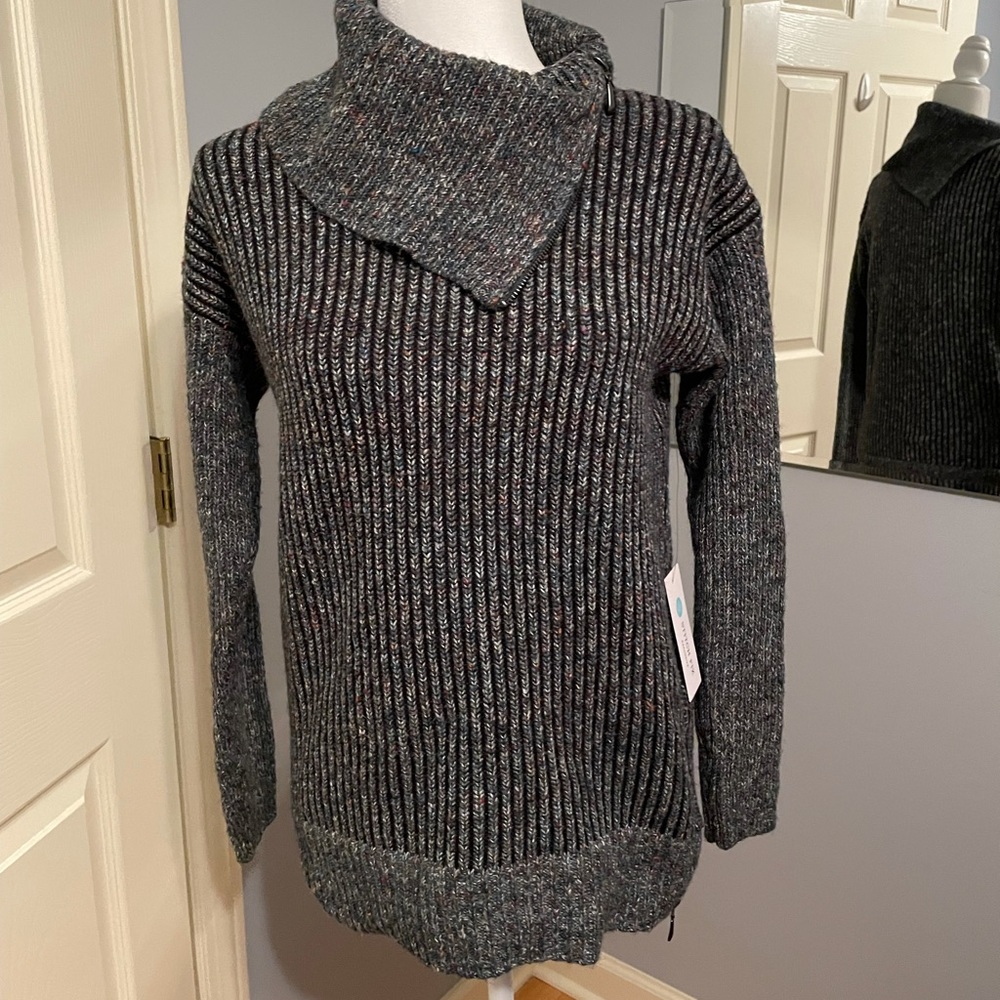 Leo & Nicole Tamra Cowl Neck Zipper detail pullover
